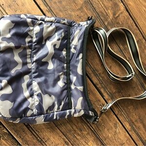 Men's Blue Gray Camouflage Crossbody Bag - Unbranded